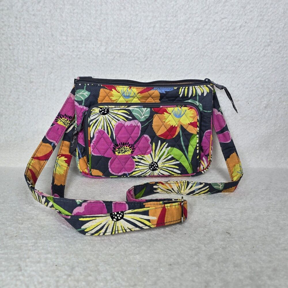 Vera Bradley Quilted Crossbody Bag Adjustable Strap Inner Pockets Jazzy Blooms